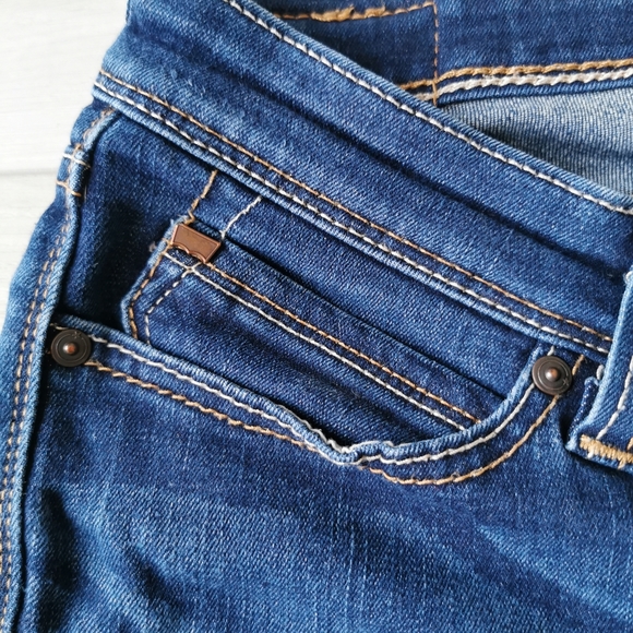 Levi's - Picture 3 of 7